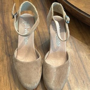 Viscera tan suede and raffia wedges. Has a suede ankle strap. European size 38